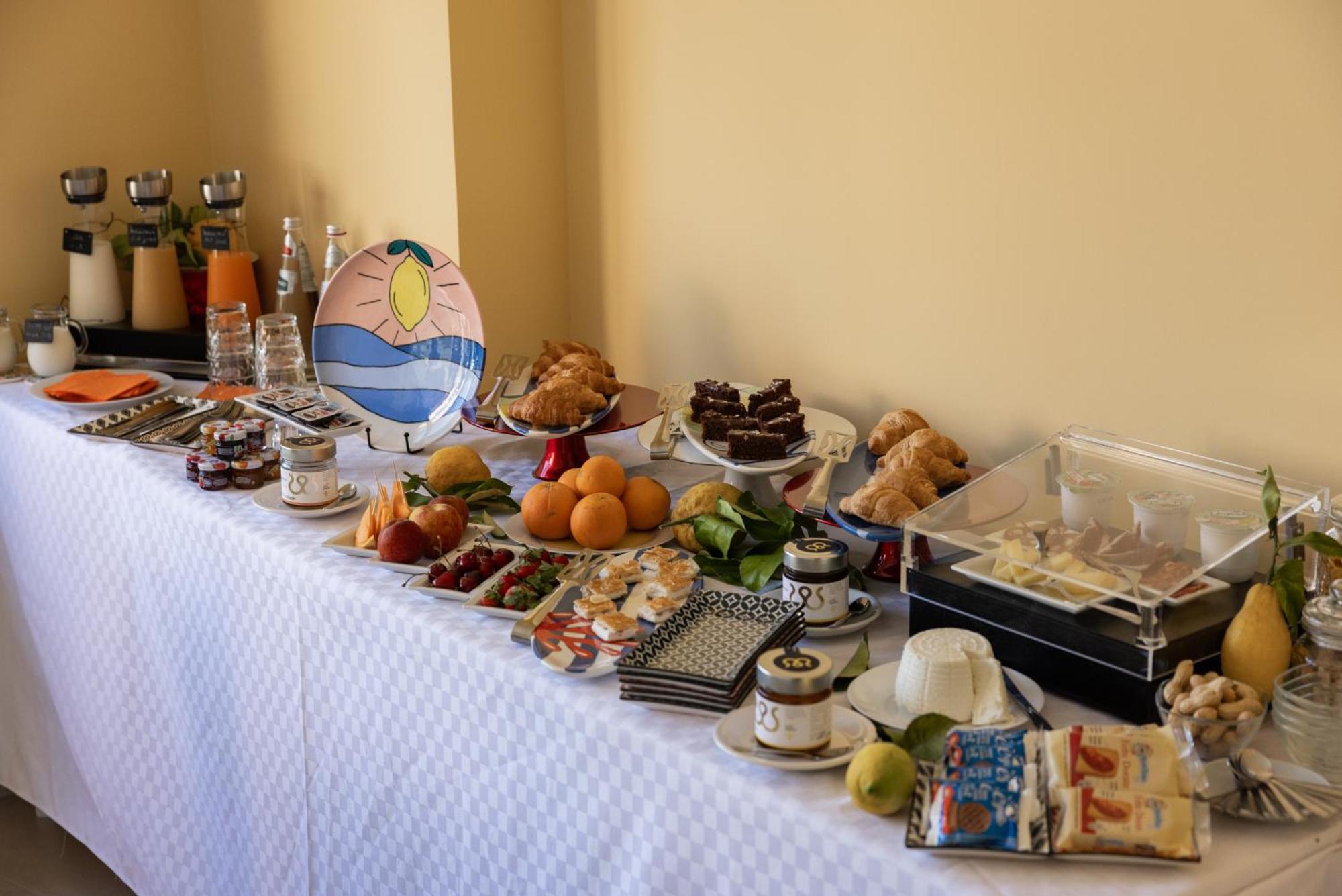 Scario Club Hotell San Giovanni a Piro Exteriör bild